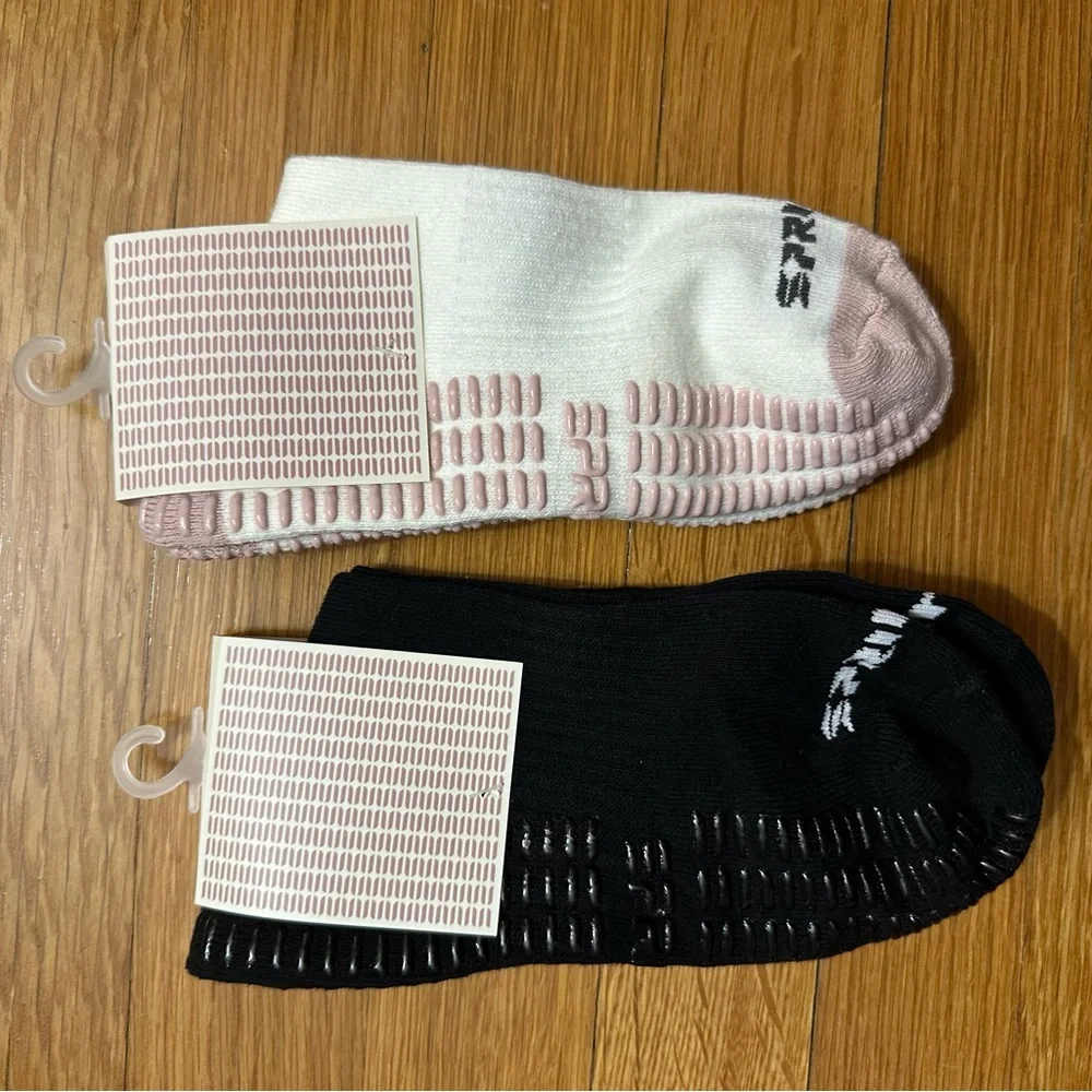 Springs Women's Black and Pink/White Ankle Socks